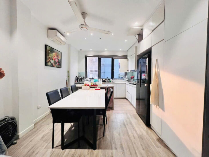 Bán nhà ĐÊ LA THÀNH 7 tầng thang máy, ô tô vào nhà. 54m giá 16,8 tỉ