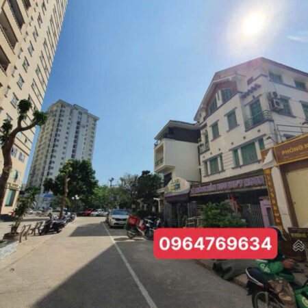 Cần bán BT Trung văn Intracom, Tố Hữu, DT:145m x 4T,MT 6,2m. Giá 31 tỷ. LH: 0964769634 Cần bán BT Trung văn Intracom, Tố Hữu, DT:145m x 4T,MT 6,2m. Giá 31 tỷ. LH: 0964769634