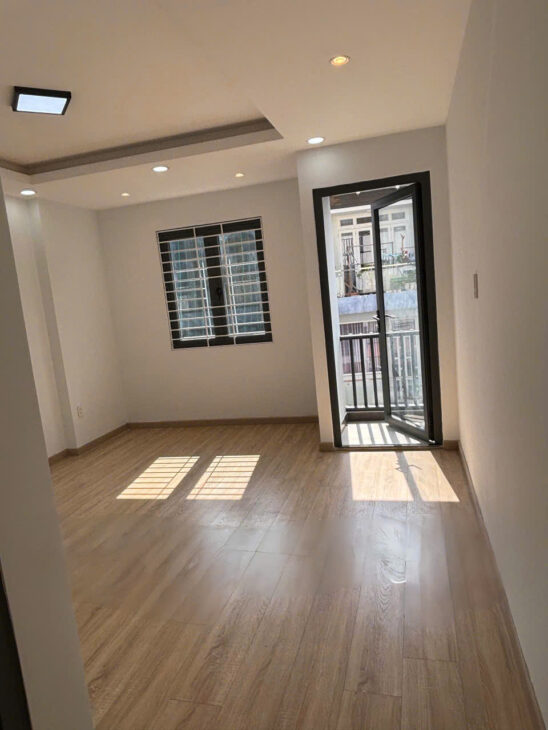 Nhà Mới 5 Tầng Cách Nặt Tiền 15M Hẻm Thẳng Xe Hơi Sổ Vuông 48m2 Gía 8,25 Tỷ Thương Lượng