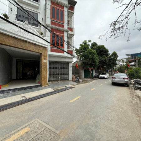 Nhà 4 tầng mặt đường Vĩnh Cát – Thiên Lôi, 79m, mới tinh, độc lập, Giá 6.8 tỉ Nhà 4 tầng mặt đường Vĩnh Cát – Thiên Lôi, 79m, mới tinh, độc lập, Giá 6.8 tỉ
