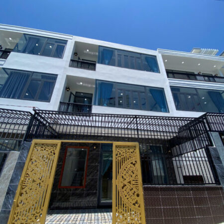 Cần bán nhà mới xây 3 tầng đường Mai An Tiêm 5ty950 p. Vĩnh Phước, cách bãi tắm Hòn Chồng 1km.