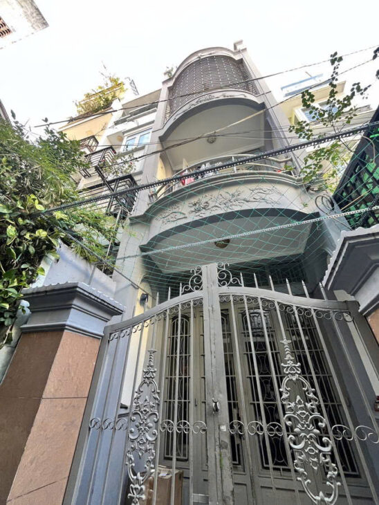 Bán nhà HXH CMT8, Q3 – 3 tầng, 49m2 BTCT Sổ vuông Dòng tiền 12tr giá chỉ 9.5 tỷ thương lượng