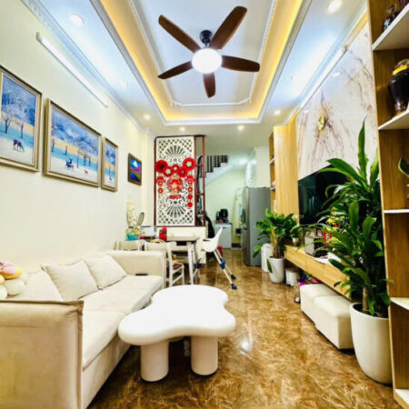 Bán Nhà 5 Tầng Cực Đẹp Gần Aeon Mall Long Biên 30m² Giá Chỉ 5,7 Tỷ