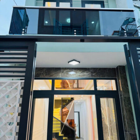 SÁT MẶT TIỀN 30 M TRUNG TÂM Q4 DIỆN TÍCH NGANG 3.2 DÀI 13.5 CÓ 4 TỶ