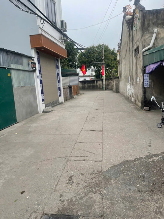 BÁN ĐẤT LÔ GÓC TẶNG NHÀ C4 ĐƯỜNG Ô TÔ TẢI CHẠY