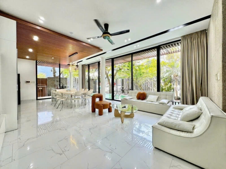 Villa lô góc ,hồ bơi – Ngay cổng sân bay – Giá 22 tỷ .