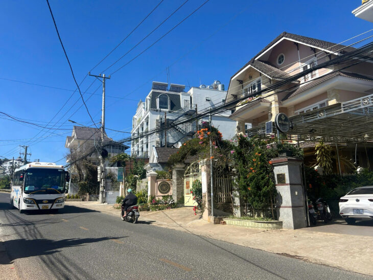 CHO THUÊ VILLA 5 PHÒNG NGỦ ĐƯỜNG TRIỆU VIỆT VƯƠNG P3 22TR/THÁNG