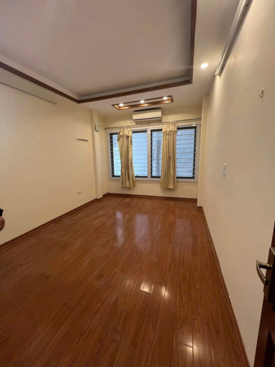 NGUYỄN VĂN TRỖI – 20M RA ÔTÔ DT 40m2 4 tầng mặt tiền 3.4m Giá 8 tỷ