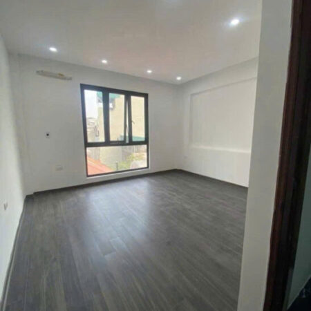 NHÀ MỚI Quan Nhân – NGÕ NÔNG – THANG MÁY DT 32m2 6 tầng MT 4.3m Giá 9.1 tỷ