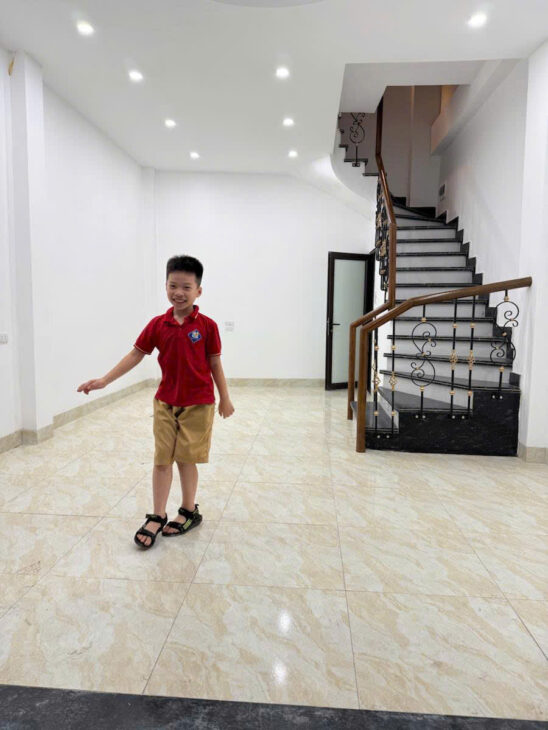 NHÀ MỚI Quan Nhân – NGÕ NÔNG – THANG MÁY DT 32m2 6 tầng MT 4.3m Giá 9.1 tỷ