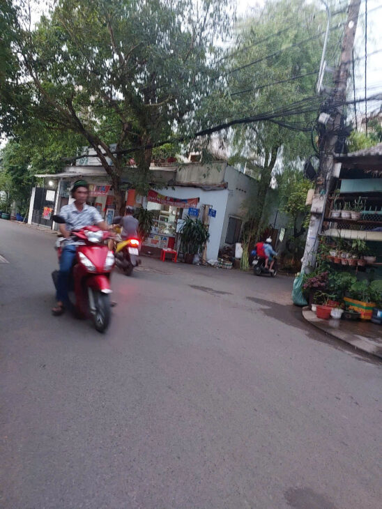 Nhà mặt phố kinh doanh đa ngành nghề ,gần bệnh viện Lê Văn Thịnh 5 phút di chuyển,Thủ Đức giá chỉ