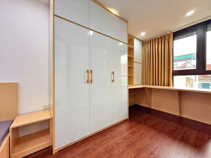 bán gấp tòa nhà dòng tiền 60m giá 13 tỷ tại hoàng văn thái thanh xuân