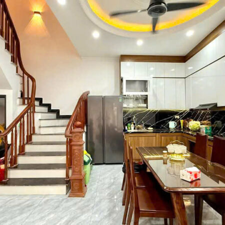 Chính chủ cần bán gấp nhà Hoàng Văn Thái 50m giá 13 tỷ khu phân lô quân đội , ô tô tránh