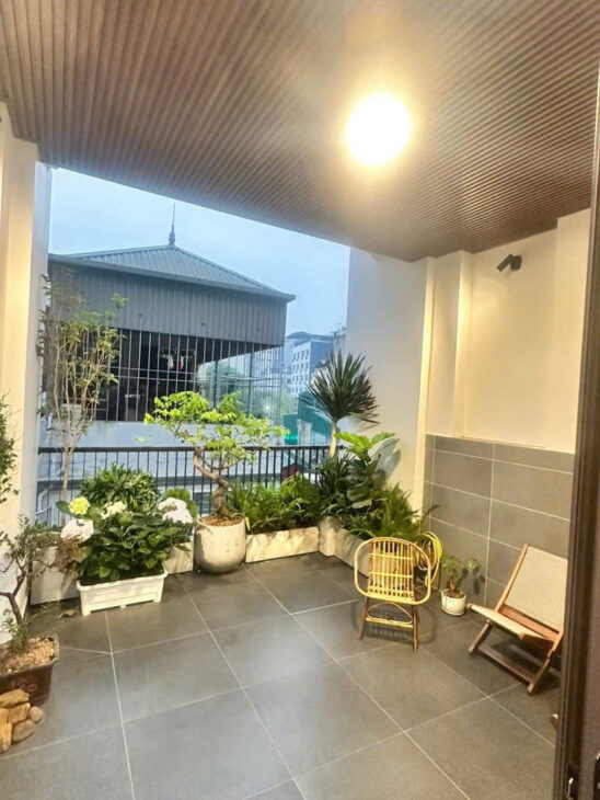 PHÂN LÔ CÁN BỘ – Ô TÔ-NỘI THẤT SỊN SÒ TẠI XA LA -HÀ ĐÔNG 12 TỶ