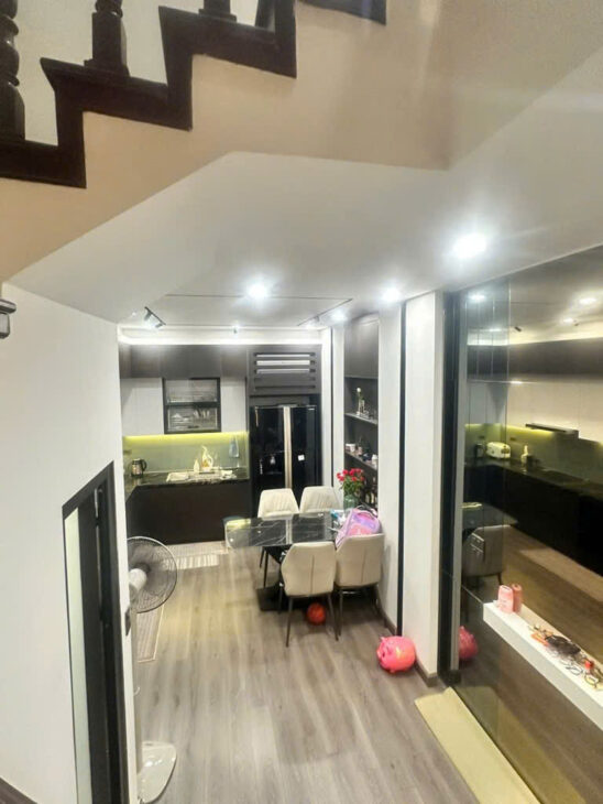 PHÂN LÔ CÁN BỘ – Ô TÔ-NỘI THẤT SỊN SÒ TẠI XA LA -HÀ ĐÔNG 12 TỶ