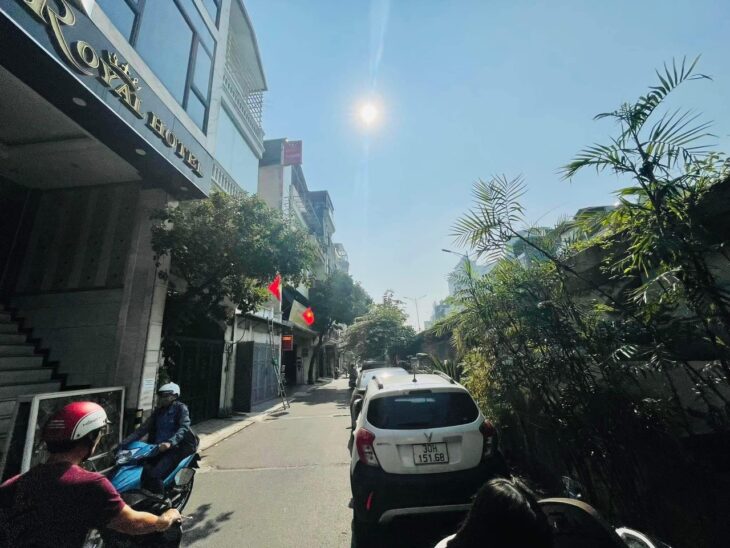 MẶT PHỐ VIP NGHI TÀM VỈA HÈ KINH DOANH 6 TẦNG THANG MÁY GIÁ 21 TỶ