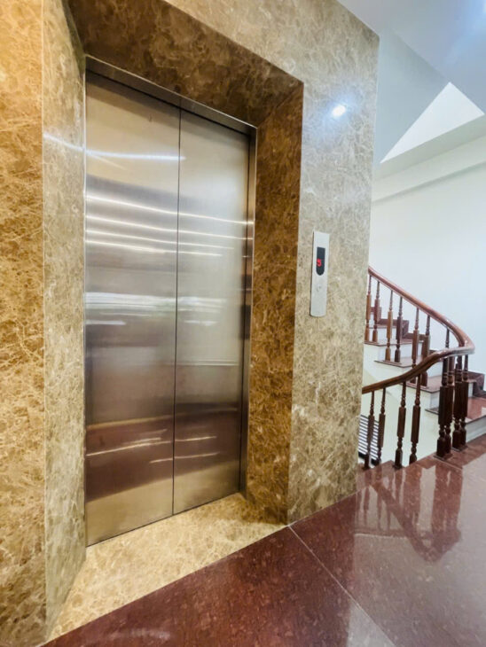 BÁN TÒA NHÀ LÔ GÓC HÀNG CÓT- HOÀN KIẾM, 110 M2, MT 11 M, GIÁ 138,8 TỶ.