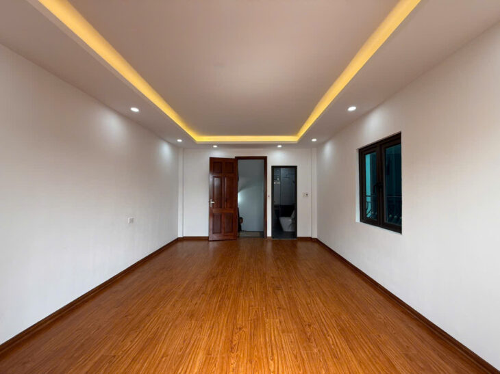 Bán gấp Nhà An Trai, 30.4m, 5 tầng , nội thất xịn, ô tô đỗ cổng, View hồ thoáng mát