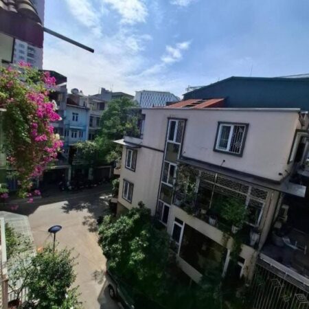 NHÀ ĐẸP VĂN QUÁN – PHÂN LÔ VỈA HÈ, ÔTÔ TRÁNH ĐỖ NGÀY ĐÊM – GIÁ 19 TỶ