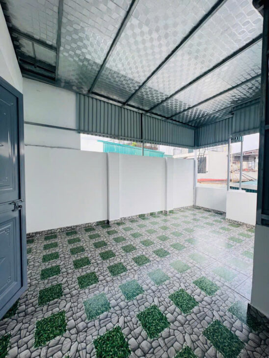 TRUNG TÂM VĂN QUÁN HÀ ĐÔNG, CÁCH Ô TÔ TRÁNH ĐÚNG 5 M, 1 NHÀ RA Ô TO TRÁNH, NHÀ 5 TẦNG, 2 THOÁNG,