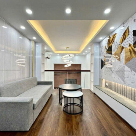 NHÀ ĐẸP KHƯƠNG TRUNG – GẦN ĐẦM HỒNG DT 30m2 5 tầng MT 3.5m Giá 6.65 tỷ