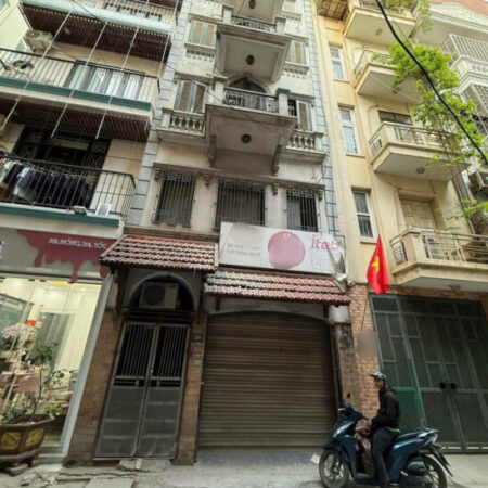 Mặt phố Cầu Giấy kinh doanh, gần trường, công viên Nghĩa Đô