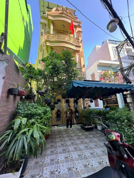 Bán Nhà Góc Nguyễn Tri Phương Quận 10 – 73m² 4 tang – Nở Hậu – 16.5 Tỷ TL – Nội Thất Cực Sang