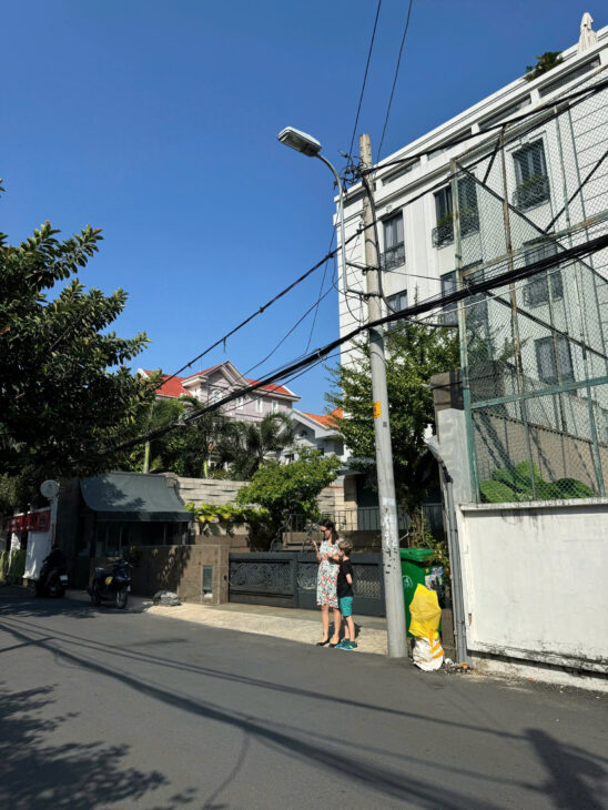 Bán đất thổ cư 350m2 hẻm xe hoi dg Quốc Hương, Thảo Điền, Quận 2 – 34 tỷ