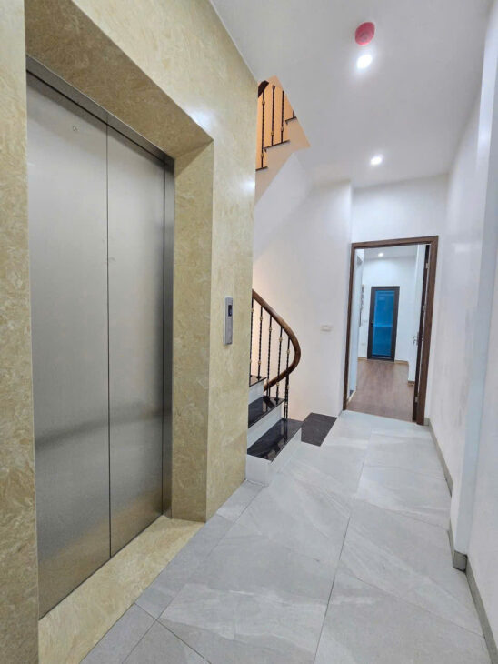 PL YÊN LÃNG – 5 TẦNG THANG MÁY DT 53m2 5 tầng Mặt tiền 3.5m Giá 15.5 tỷ