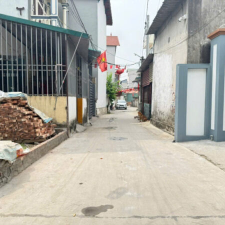 Đất đẹp thôn Phố Yên, Tiền Phong, Mê Linh. Gần đường quốc lộ 23, và chợ Yên