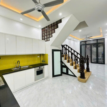 Hàng Kịch độc phố HOÀNG VĂN THÁI – 45m2- 5 tầng – THANG MÁY -chỉ 8,5 tỷ