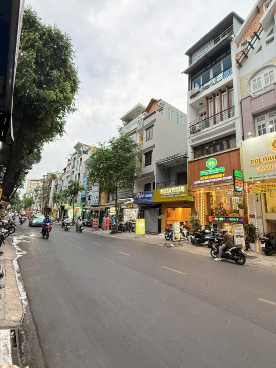 Bán nhà Phố MTK Nguyễn Thái Bình, p4 Tân bình. DT: 3,4x 9 , Trệt 4 lầu , nhà còn đẹp. Giá: 10tỷ8 TL