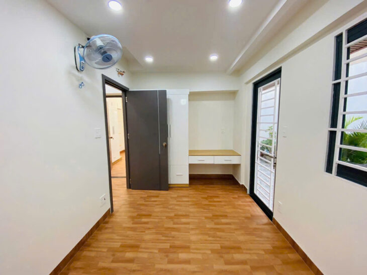 Bán nhà Hẻm an ninh Tứ Hải Ph6 Tân Bình. Dt 8x8m 1 lủng 1 lầu đẹp. Giá 6.38 tỷ tl SHR dọn ở liền.