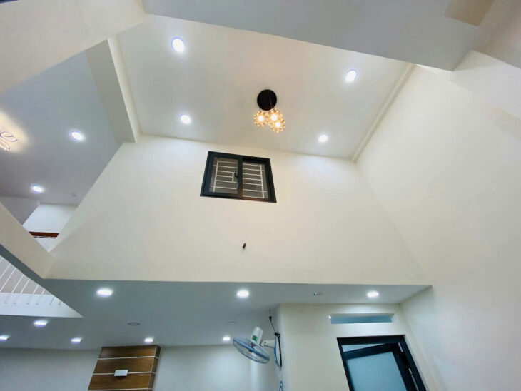 Bán nhà Hẻm an ninh Tứ Hải Ph6 Tân Bình. Dt 8x8m 1 lủng 1 lầu đẹp. Giá 6.38 tỷ tl SHR dọn ở liền.