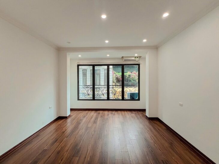 PHÂN LÔ HOÀNG VĂN THÁI – NGÕ THÔNG ÔTÔ TRÁNH – 5 TẦNG THANG MÁY – GIÁ 21 TỶ