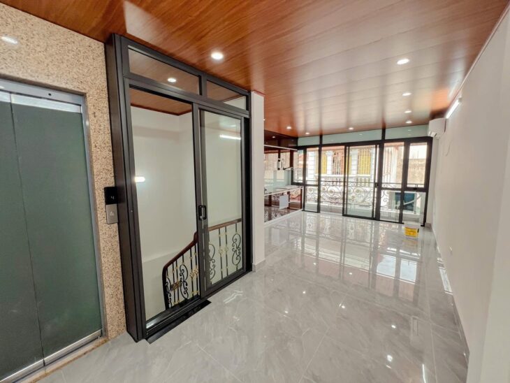 PHÂN LÔ HOÀNG VĂN THÁI – NGÕ THÔNG ÔTÔ TRÁNH – 5 TẦNG THANG MÁY – GIÁ 21 TỶ