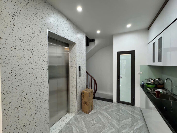 PHÂN LÔ, Ô TÔ, VỈA HÈ, THANG MÁY, NAM DƯ- HOÀNG MAI, 45M2, MT 4,5, GIÁ 13,3 TỶ.