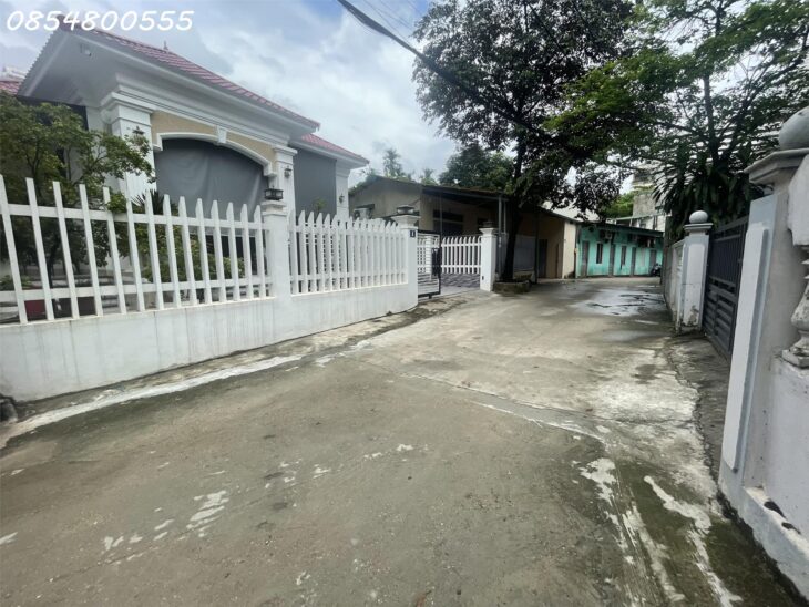 BÁN NHÀ CẤP 4 NGAY TRUNG TÂM THÀNH PHỐ, CÁCH TRUNG TÂM HỘI NGHỊ TỈNH MẤY BƯỚC CHÂN, GẦN MỌI TIỆN ÍCH