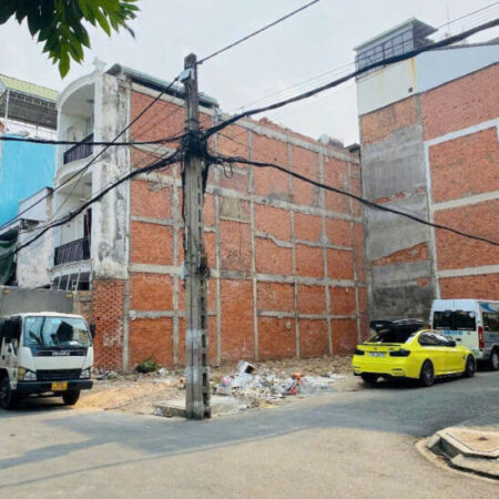 Bán nhà nát góc 2MT đường dt: 8,1mx17m. Điạ chỉ 26/ đường Nguyễn Minh Hoàng, khu K300, Giá 30.850 Bán nhà nát góc 2MT đường dt: 8,1mx17m. Điạ chỉ 26/ đường Nguyễn Minh Hoàng, khu K300, Giá 30.850