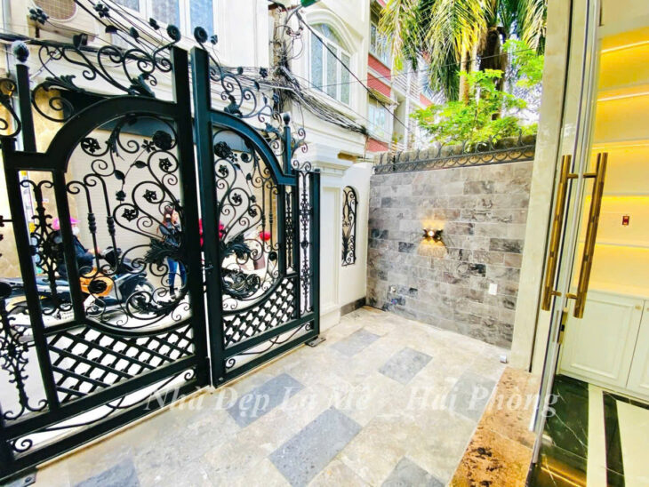 Nhà mặt ngõ thông tuyến 2 Thiên Lôi, 51m 3.5 tầng, sân cổng riêng, Giá 3.55 tỉ