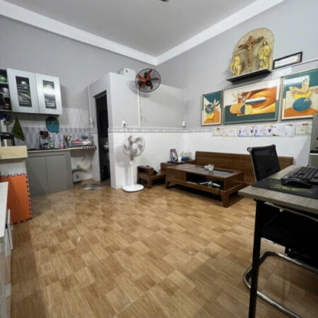 RẺ HIẾM CÓ – Nhà 2 tầng Nguyễn Trung Trực, dt 106m2, ngang 6m, sát mặt tiền, chỉ 3,85 tỷ TLCC