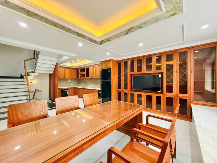 HXH tránh, Ngang 4,8M, Xây mới 5 Tầng,Full NT GÕ ĐỎ, KDC Khép kín nhình 7 tỷ