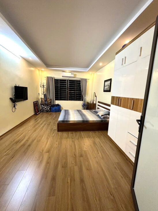 Cần Bán Nhà Đại Đồng Vĩnh Hưng 38m 5 Tầng 4 Phòng Tặng Hết Nội Thất Sổ Đỏ