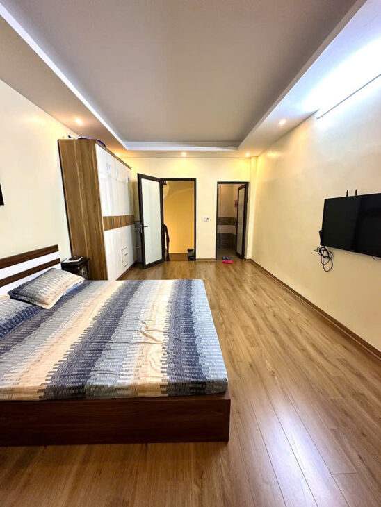 Cần Bán Nhà Đại Đồng Vĩnh Hưng 38m 5 Tầng 4 Phòng Tặng Hết Nội Thất Sổ Đỏ