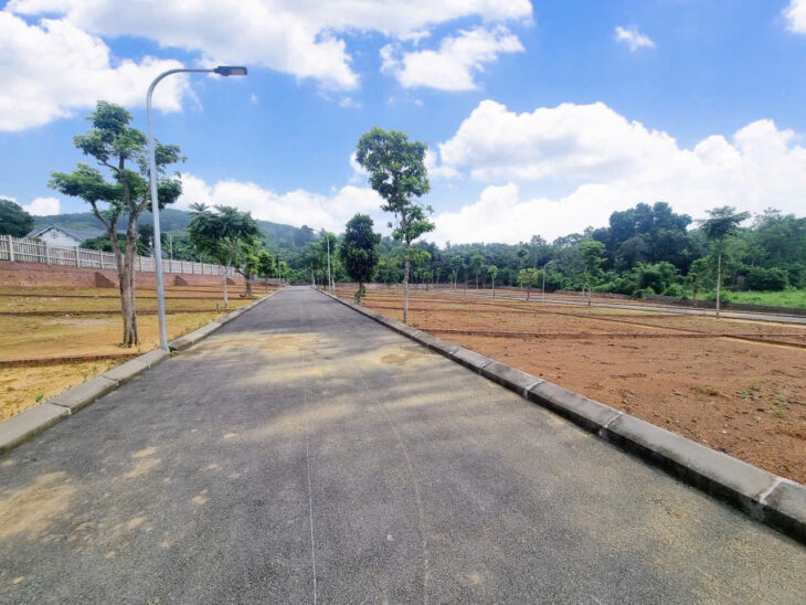 Giá rẻ, chính chủ bán mảnh đất Đông Xuân, Quốc Oai, ngay ngã tư vai réo,100m2 giá 2ty150tr bao phí