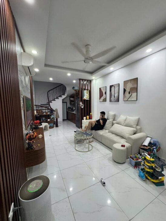 ????BÁN NHÀ PHỐ AN TRẠCH QUỐC TỬ GIÁM DÂN XÂY Dt 28 m 5tầng mt3.3m giá chỉ 8 tỷ