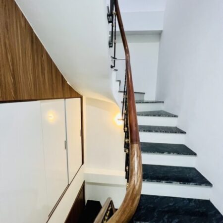 BÁN NHÀ -PHỐ TÔN ĐỨC THẮNG-NHÀ MỚI FULL NỘI THẤT ,4TẦNG -DT 30 M2 -MT 4.6m GIÁ CHỈ 6.8 TỶ
