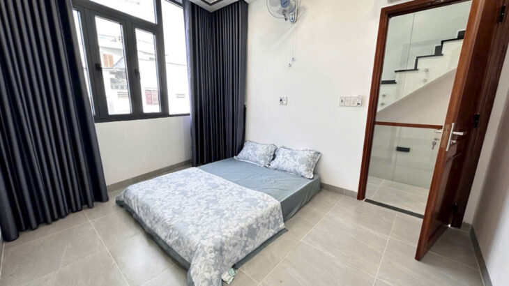 ????Cần Bán Nhà Đẹp Mới 100% Hẻm Bắc Sơn, Đầy Đủ Nội Thất, đi bộ ra bãi tắm Hòn Chồng