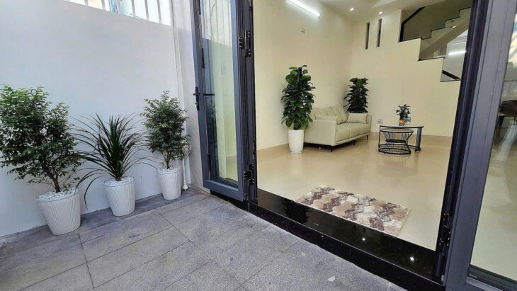 Cần bán nhà hẻm gần đường CỦ CHI phường Vĩnh Hải Nha Trang, cách bãi tắm biển HÒN CHỒNG chỉ 450m