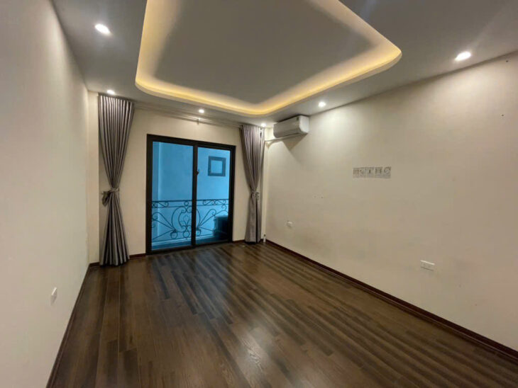 Bán nhà Phố Trạm – 48m2 – ngõ thông – ô tô – chỉ 6.1 tỷ
